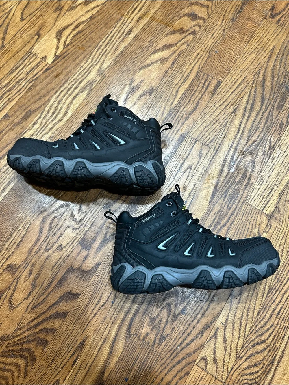 Thorogood Waterproof Hiking Boots Women’s 9 Men’s 7 Black Trail Boots Gorpcore